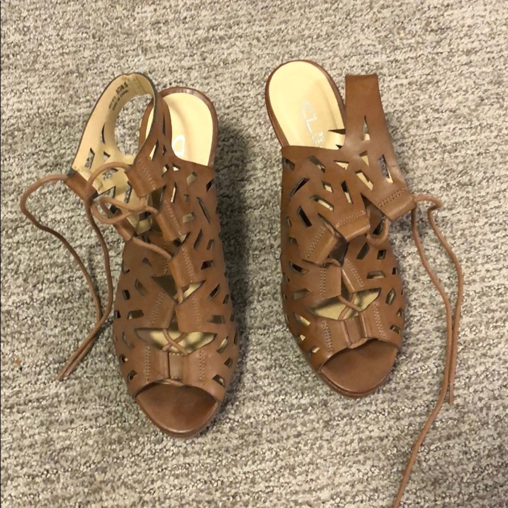 Open toe tie up heels